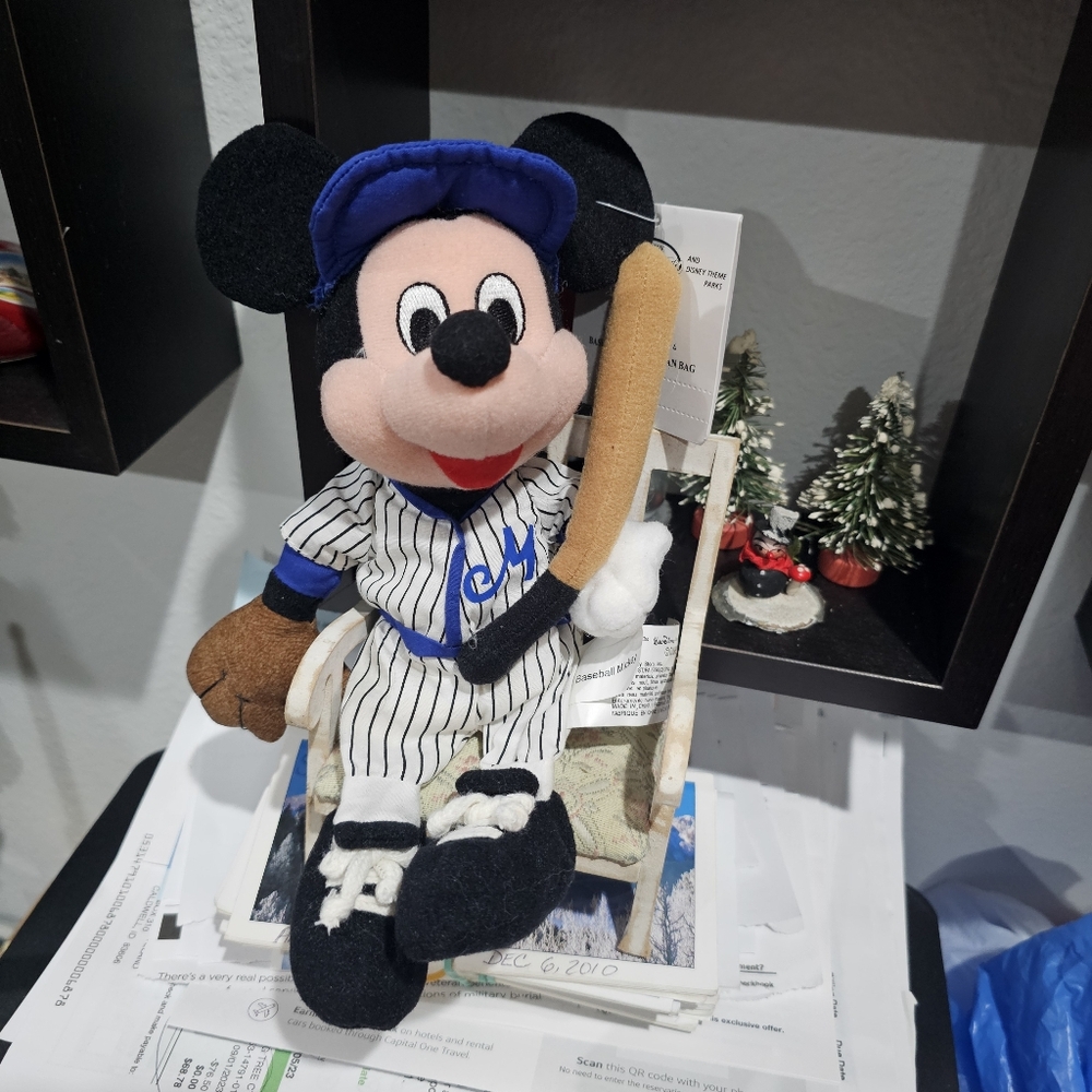 DISNEY Vintage 90s Baseball Mickey Mouse Bean Bag Plush New with Tag - Picture 12 of 12
